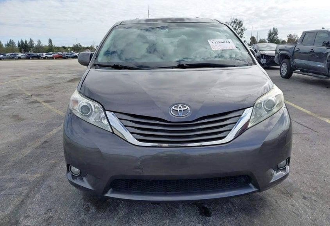 Toyota sienna 2013 XLE