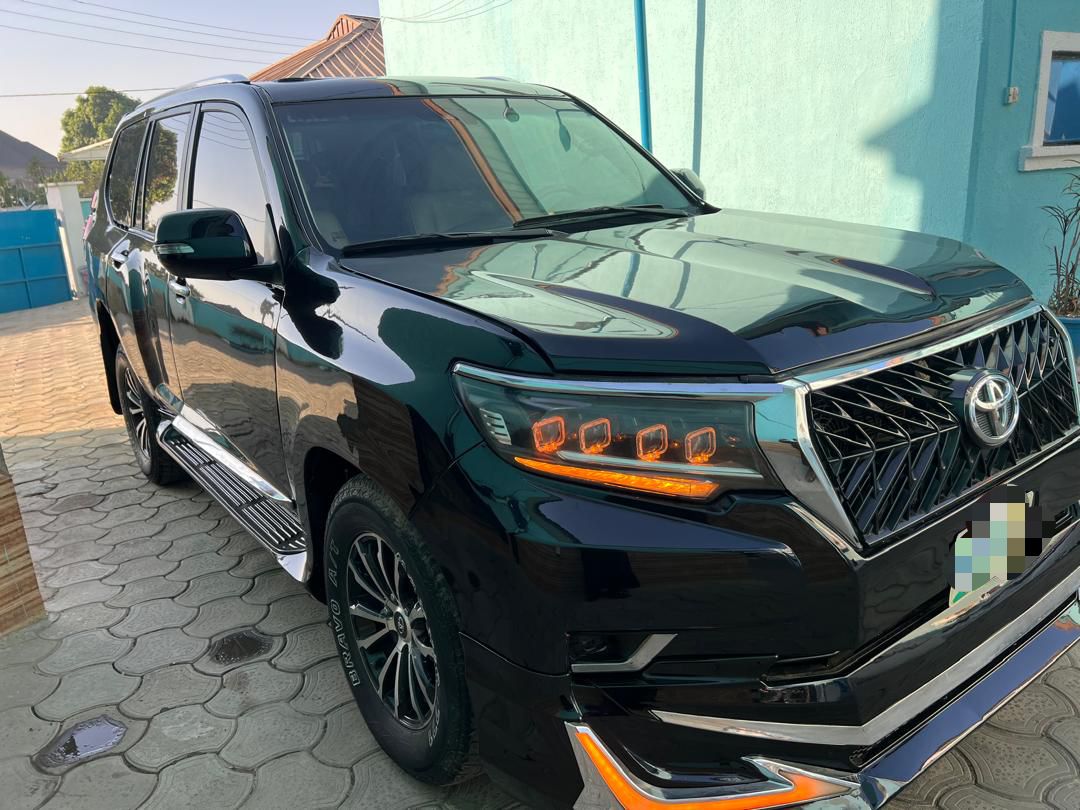TOYOTA PRADO