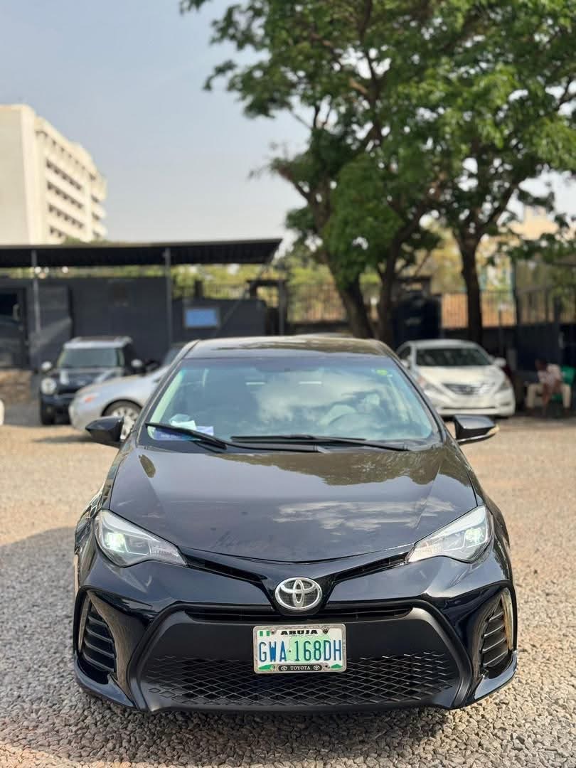 Nigerian Used Toyota Corolla LE Year: 2014