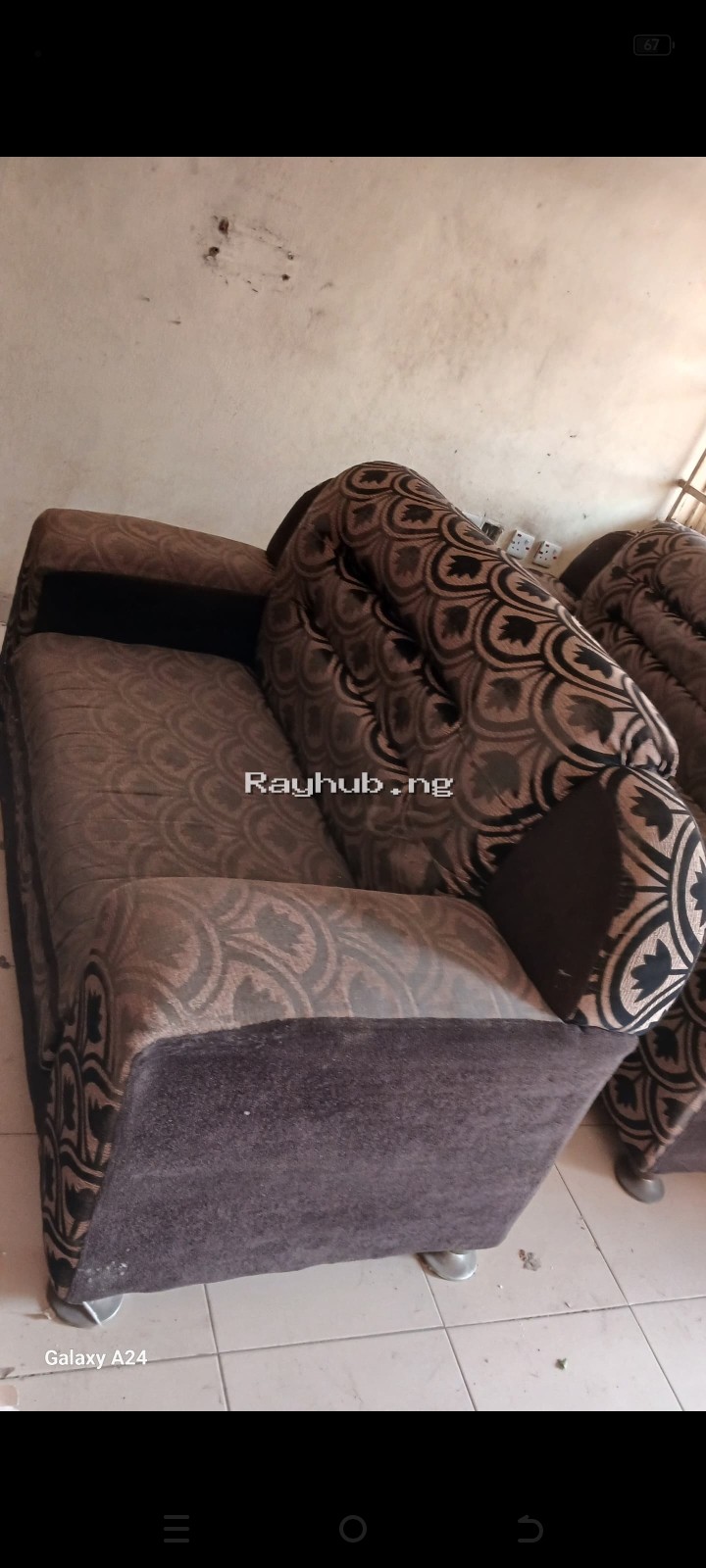 Set of settees